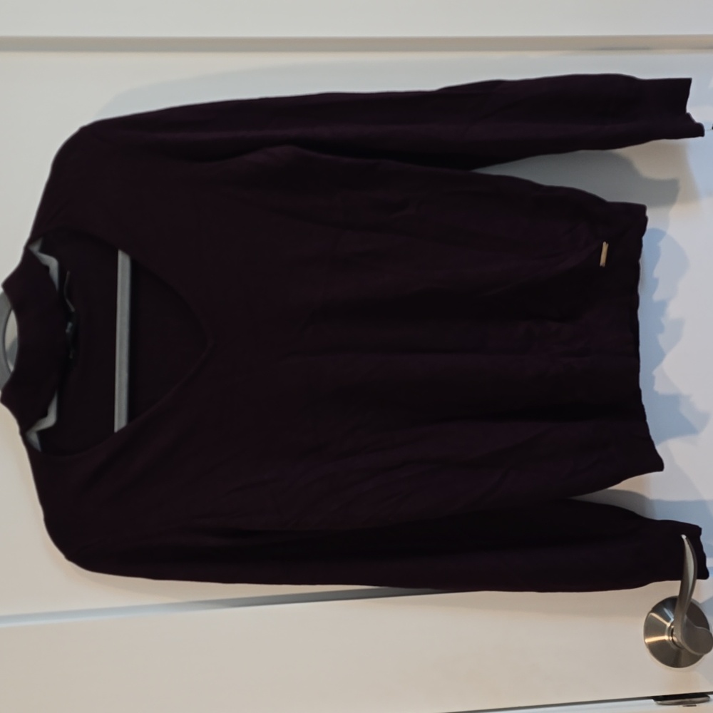 NWT Ivanka Trump pink v-neck sweater Size Medium